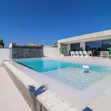 Lighthouse By Interhome * Empuriabrava