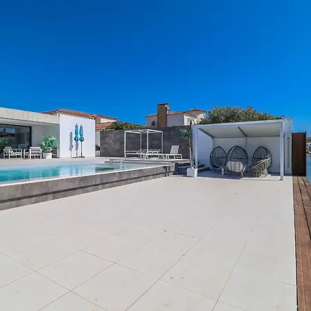 Lighthouse By Interhome Holiday home Empuriabrava