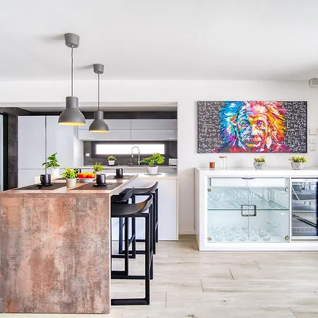 Lighthouse By Interhome * 艾姆布里亚布拉瓦